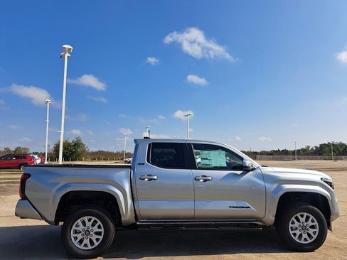 New 2025 Toyota Tacoma SR5 image 3