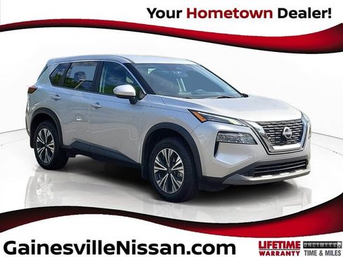Used 2023 Nissan Rogue SV image 1