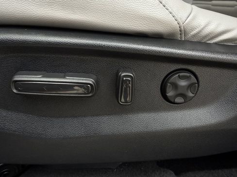 Used 2017 Honda CR-V Touring image 26