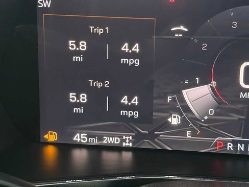 New 2026 GMC Canyon Elevation w/ Convenience Package image 24