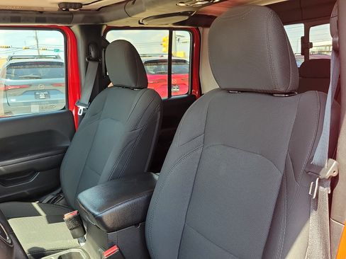 Used 2021 Jeep Gladiator Sport AWD/4WD image 11