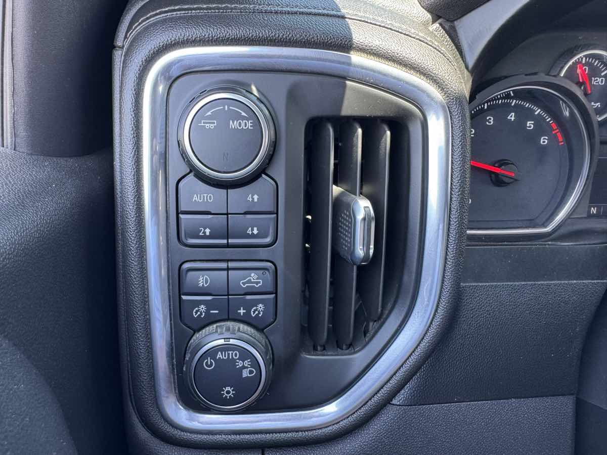 Used 2021 Chevrolet Silverado 1500 RST AWD/4WD image 26