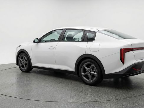 Used 2025 Kia K4 FWD image 6