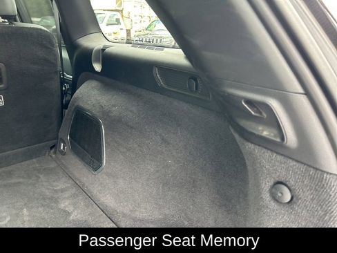 Certified 2022 Jeep Grand Cherokee Overland w/ Luxury Tech Group IV image 40