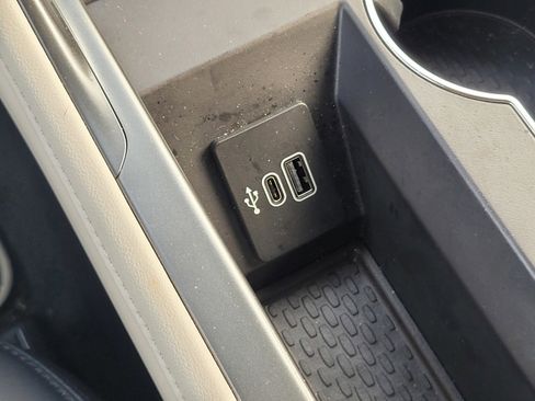 Used 2025 Lincoln Nautilus Premier image 24