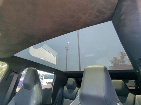 Used 2024 Tesla Cybertruck AWD Crew Cab image 22