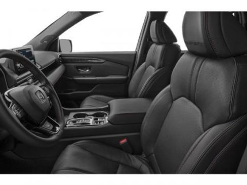 Certified 2025 Honda Pilot Black Edition image 9