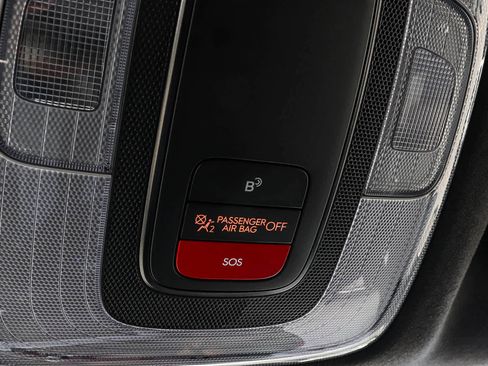 Used 2025 Hyundai Elantra SEL FWD image 33