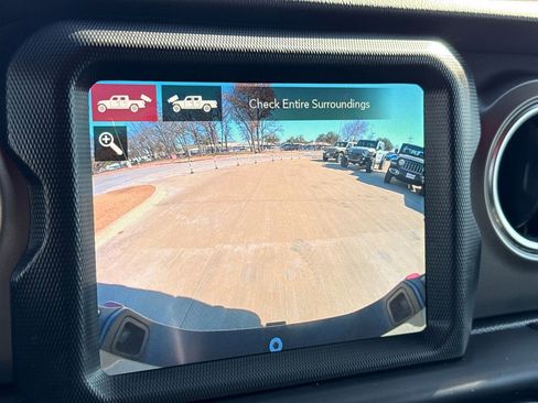 Used 2022 Jeep Gladiator Rubicon AWD/4WD image 25