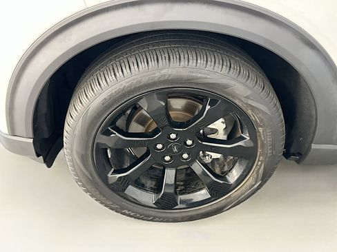 Used 2023 Ford Explorer ST-Line w/ Class IV Trailer Tow Package image 11