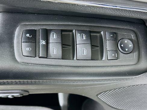 Used 2021 Jeep Grand Cherokee Limited w/ Luxury Group II image 15