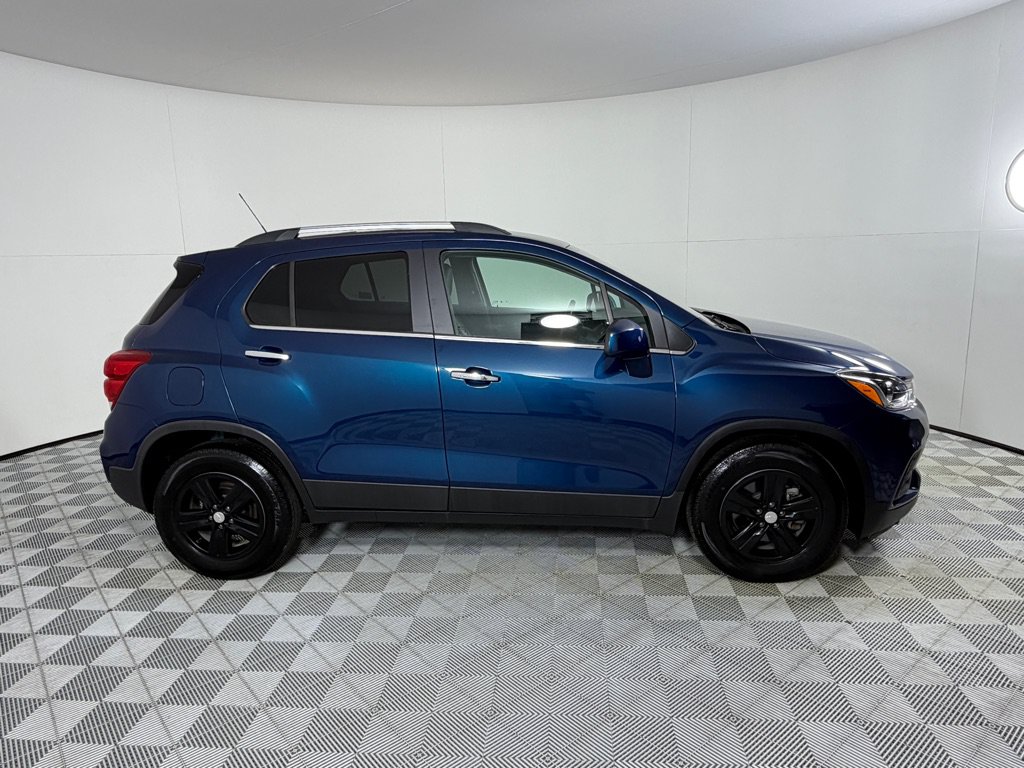 Used 2020 Chevrolet Trax LT w/ Driver Confidence Package FWD image 4