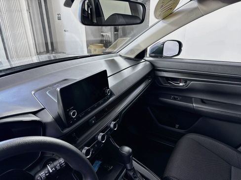 Certified 2025 Honda CR-V EX image 6