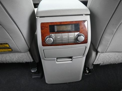 Used 2012 Toyota Highlander Limited image 16