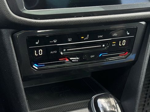 Certified 2023 Volkswagen Tiguan SE w/ Panoramic Sunroof Package image 21