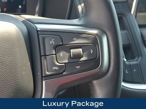 Used 2024 Chevrolet Suburban Z71 w/ Z71 Off-Road Package AWD/4WD image 8