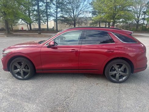 Used 2023 Genesis GV70 2.5T w/ Sport Prestige Package image 2