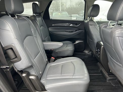 Used 2018 Buick Enclave Essence image 25