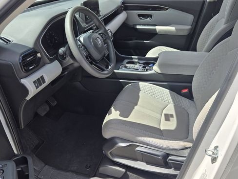 Used 2023 Honda Pilot LX image 10