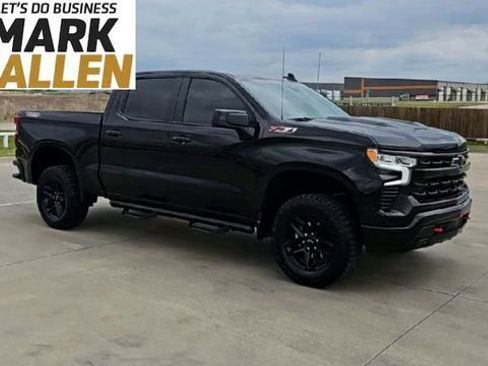 Used 2024 Chevrolet Silverado 1500 LT Trail Boss w/ Convenience Package II AWD/4WD image 2