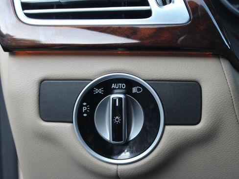 Used 2014 Mercedes-Benz CLS 550 4MATIC image 27