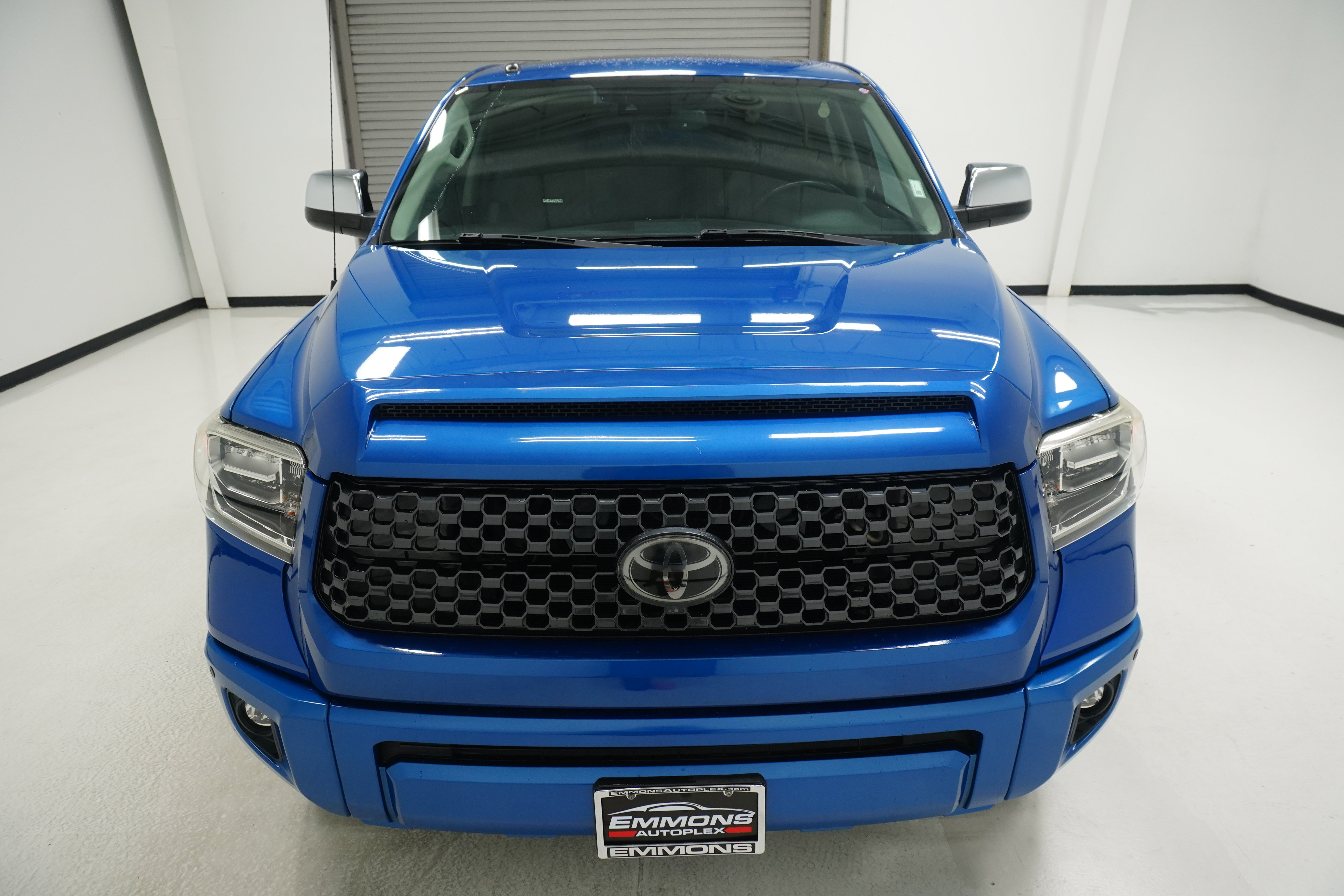 Used 2018 Toyota Tundra Platinum AWD/4WD image 2
