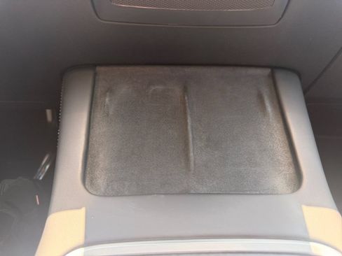 Used 2024 Tesla Model Y Long Range AWD/4WD image 19
