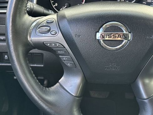 Used 2019 Nissan Murano SV w/ Premium Package image 13