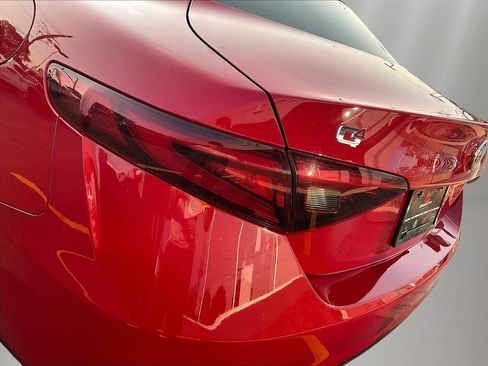 Used 2017 Alfa Romeo Giulia AWD image 22
