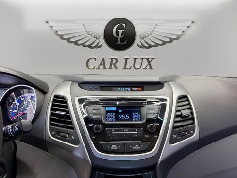 Used 2014 Hyundai Elantra SE FWD image 23