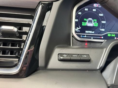 Used 2024 GMC Sierra 3500 Denali Ultimate AWD/4WD image 41