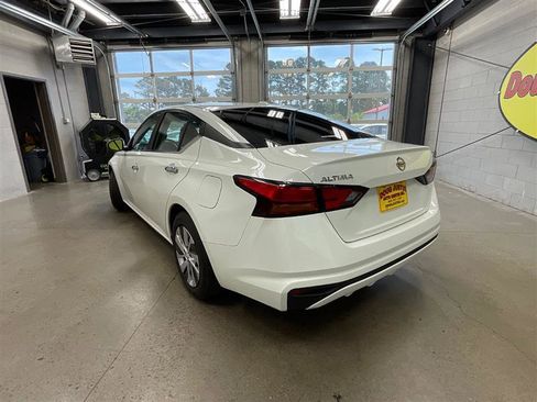 Used 2019 Nissan Altima 2.5 S FWD image 3