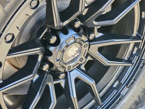 Used 2024 Jeep Wagoneer L 4WD image 16