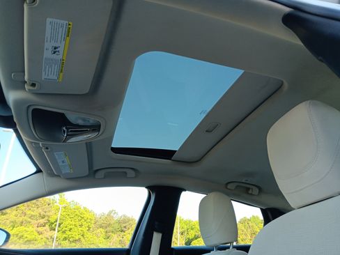 Used 2016 Chrysler 200 Limited w/ Anniversary Edition FWD image 15