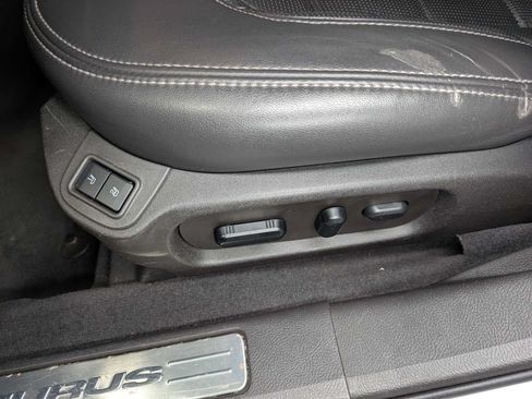 Used 2019 Ford Taurus Limited AWD/4WD image 32