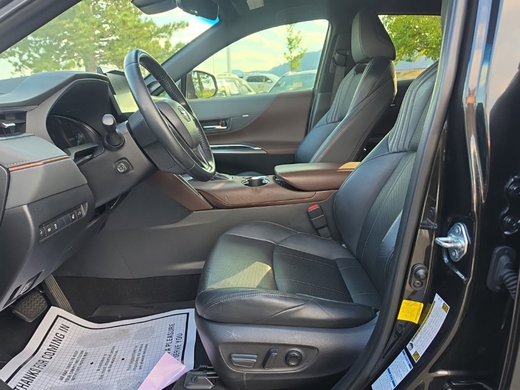 Used 2021 Toyota Venza XLE w/ Softex Package AWD/4WD image 28