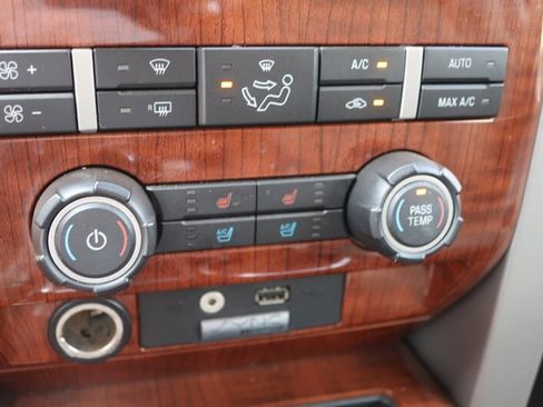 Used 2010 Ford F150 Lariat image 23