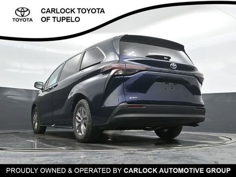 Used 2025 Toyota Sienna XLE image 47