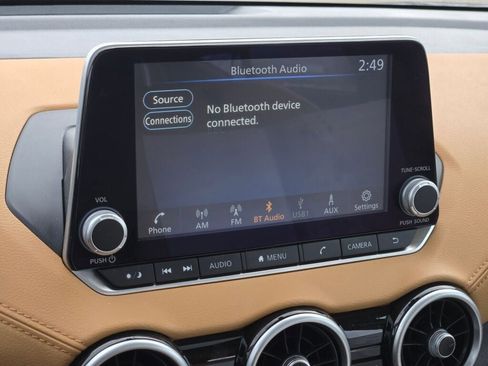 Used 2025 Nissan Sentra SV w/ SV Premium Package image 30