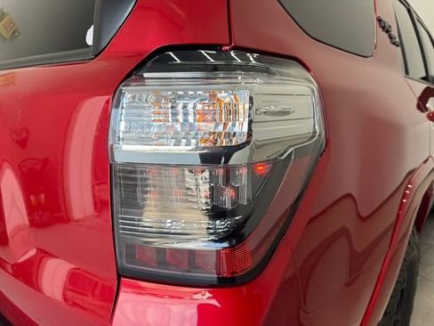 Used 2023 Toyota 4Runner TRD Off-Road Premium AWD/4WD image 33