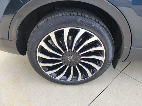 Used 2023 Lincoln Nautilus Black Label AWD/4WD image 17