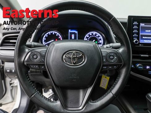 Used 2023 Toyota Camry SE image 10