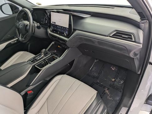 Used 2025 Lexus TX 500h AWD w/ Technology Package image 19