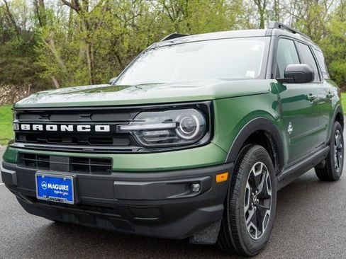 Used 2023 Ford Bronco Sport Outer Banks w/ Tech Package AWD/4WD image 2