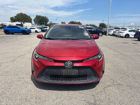 Used 2020 Toyota Corolla LE FWD image 2