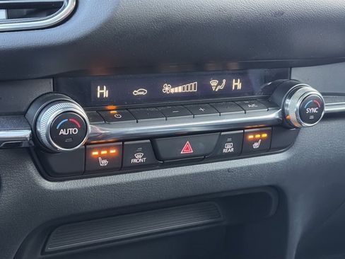 Used 2022 MAZDA CX-30 AWD 2.5 S w/ Premium Package image 23