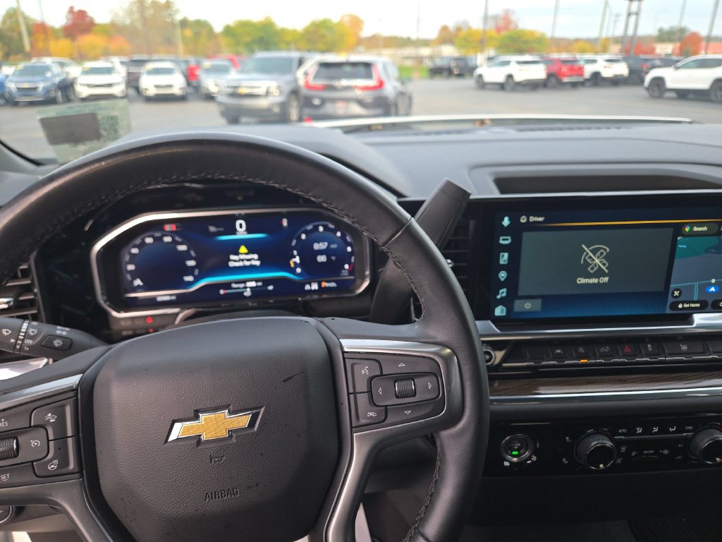 Used 2024 Chevrolet Silverado 1500 LT AWD/4WD image 25
