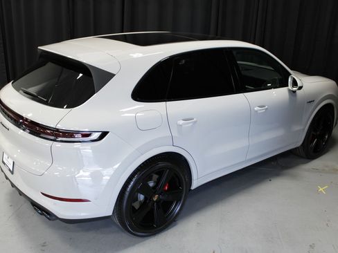 New 2026 Porsche Cayenne S AWD/4WD image 13