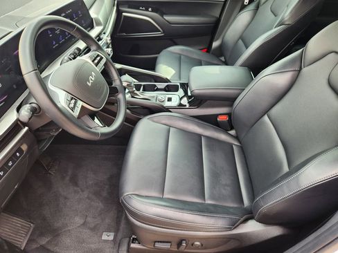 Used 2025 Kia Telluride S image 11