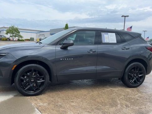 Used 2022 Chevrolet Blazer LT w/ LPO, Black Grille Bar Package FWD image 5